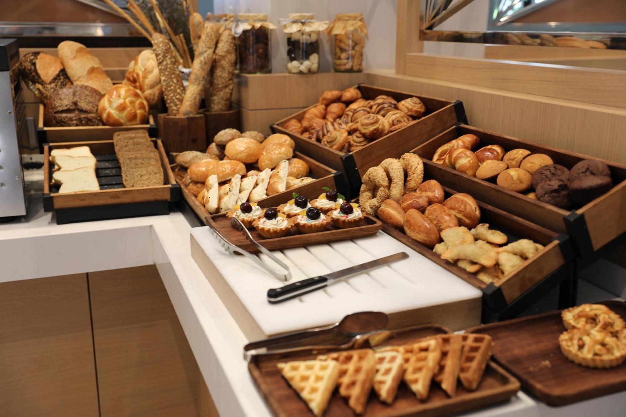 Karavansaray Turkistan Harbour Hotel -Flying Theatre Access Exteriér fotografie A bread station