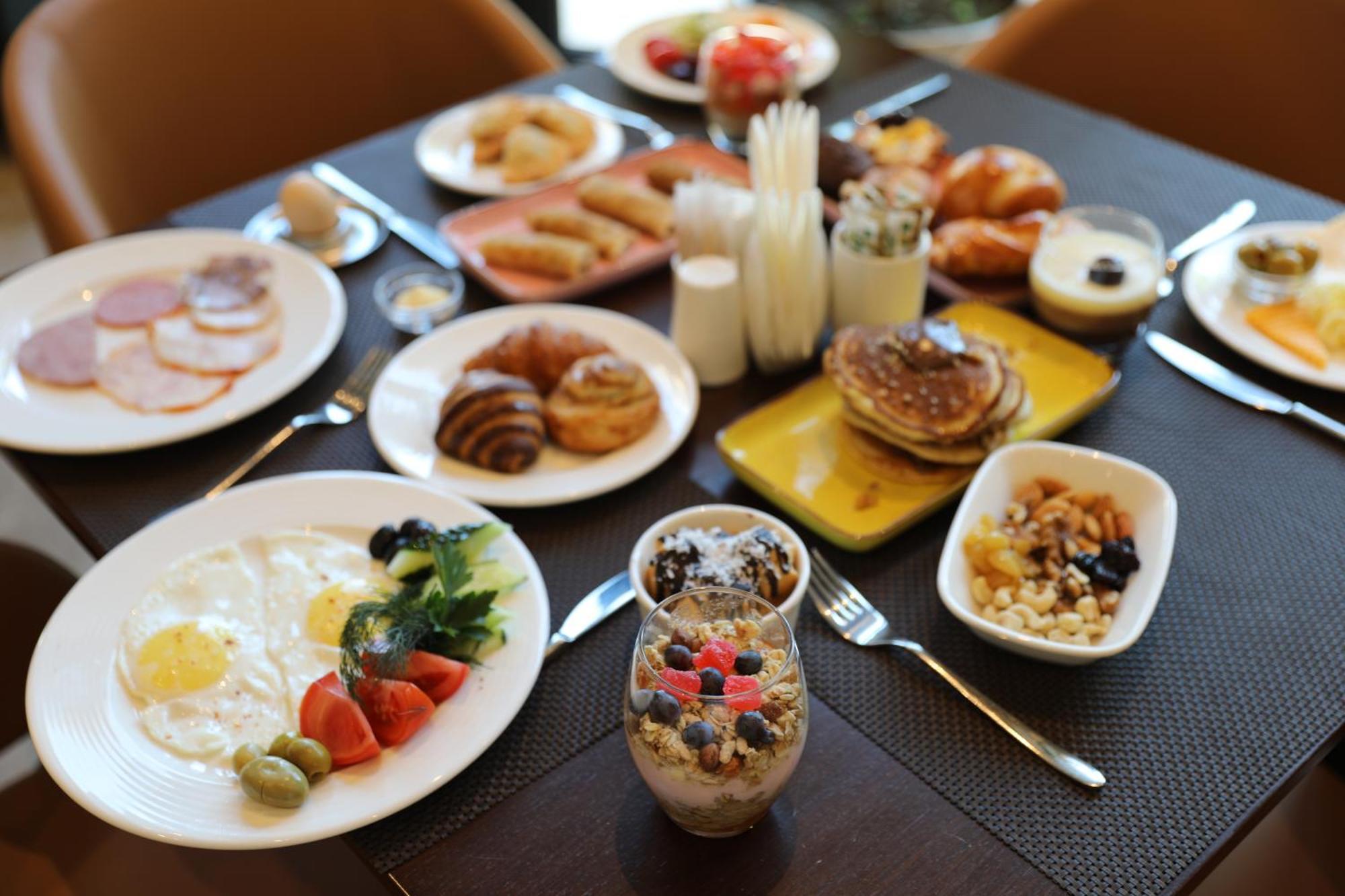 Karavansaray Turkistan Harbour Hotel -Flying Theatre Access Exteriér fotografie A breakfast buffet